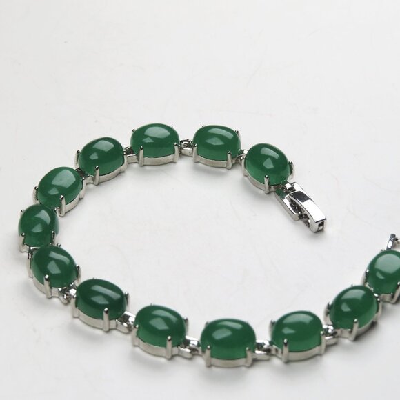 14k W. Gold  plated Jade Bracelet - Picture 1 of 3